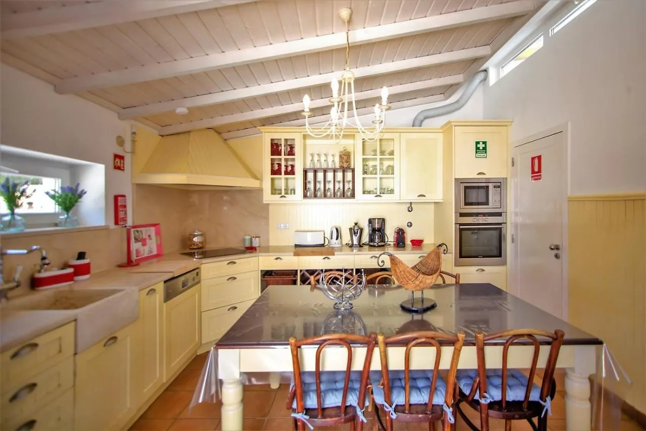 Luxurious Beachfront Villa De La Plage With Private Beach Acces Albufeira